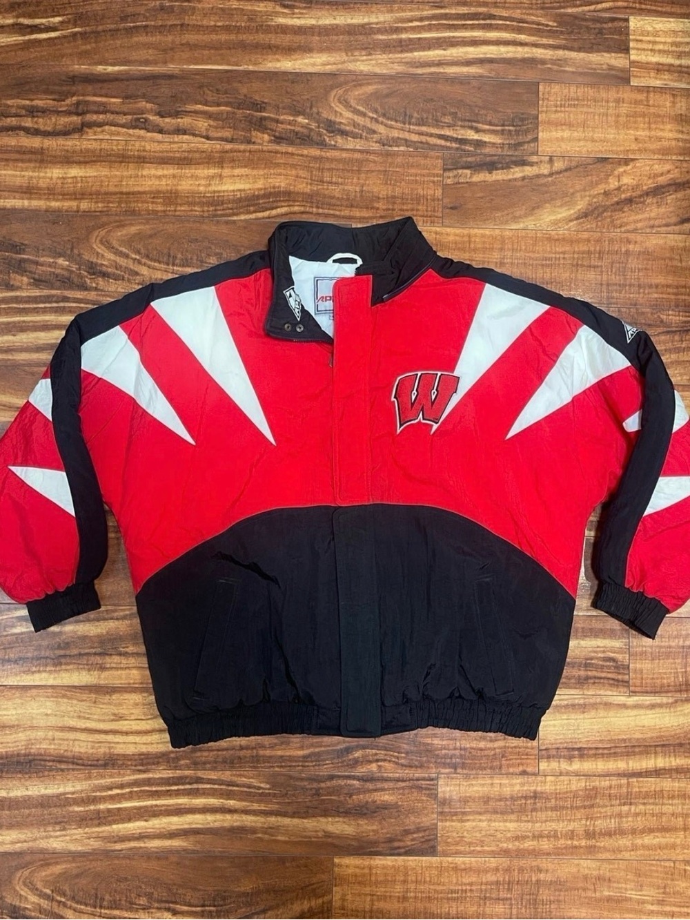 Vintage Apex One Sharktooth Wisconsin Badgers Puffer Jacket Size XL